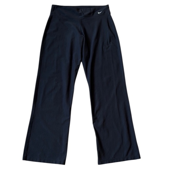 Nike Black Mid-Rise Wide Leg Stretch Pant Fit Dry Gym Train Lounge Medium (8-10) - Picture 1 of 6